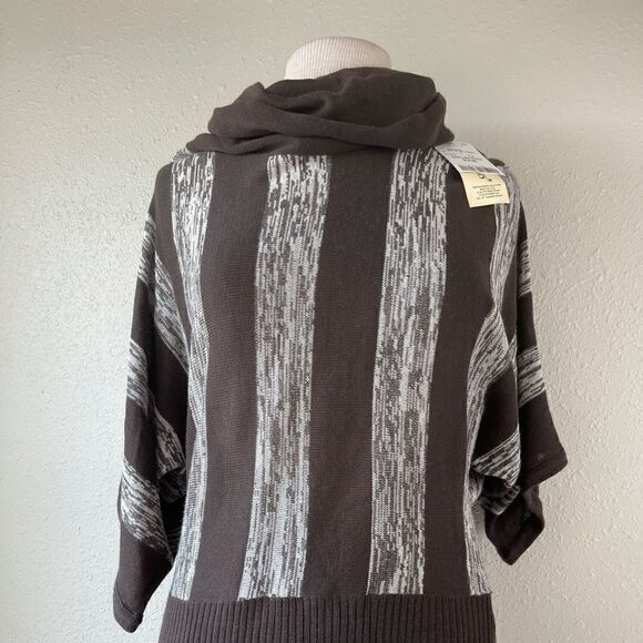 suspicious lines Sweaters - NWT Suspicious Lines Women’s Sweater Size L